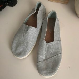 Toms Shoes